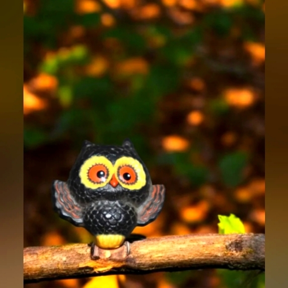 Vintage Owl Pin, Halloween Owl Brooch, Spooky Orange Eyed Owl - Picture 1 of 9